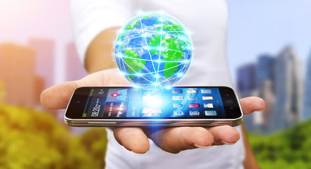 商人與現代手機網上沖浪